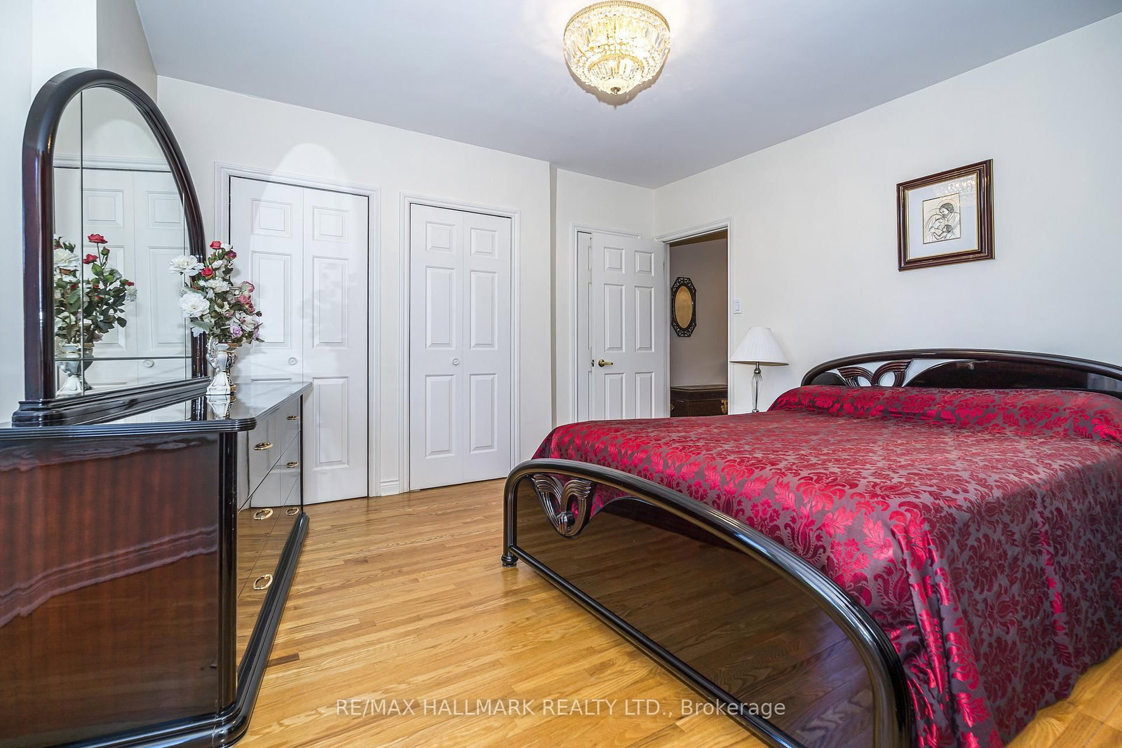 47 Montrose Avenue • Toronto, ON photo 16