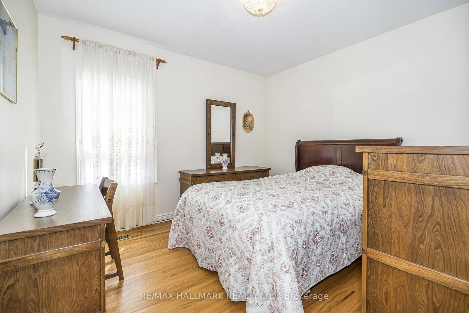 47 Montrose Avenue • Toronto, ON photo 18