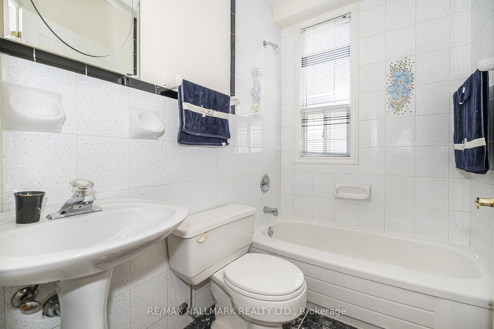 47 Montrose Avenue • Toronto, ON photo 20
