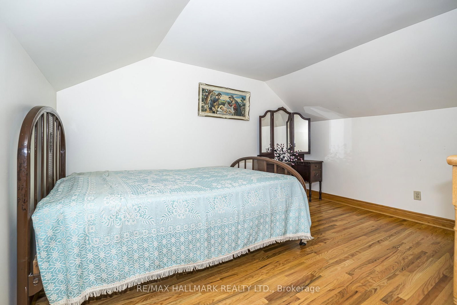 47 Montrose Avenue • Toronto, ON photo 25
