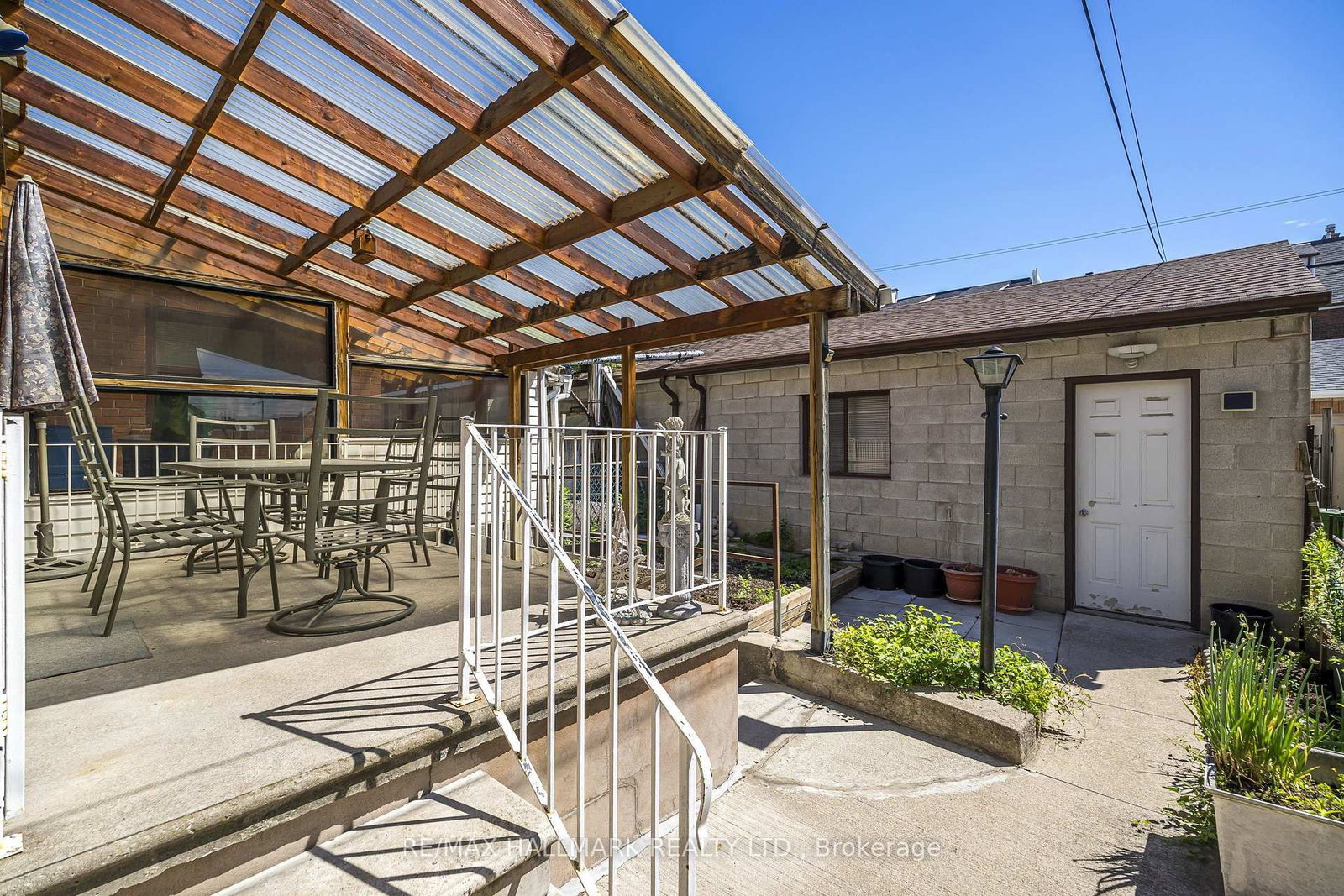 47 Montrose Avenue • Toronto, ON photo 36