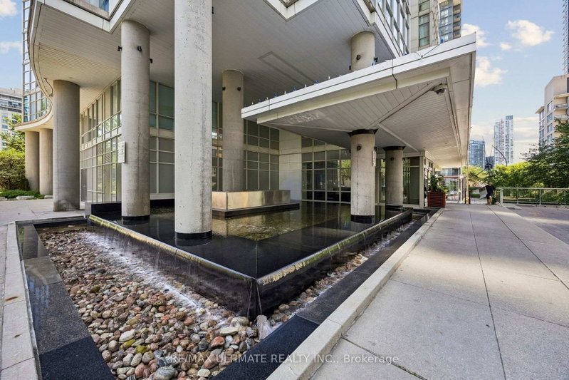 1812 - 35 Mariner Terrace