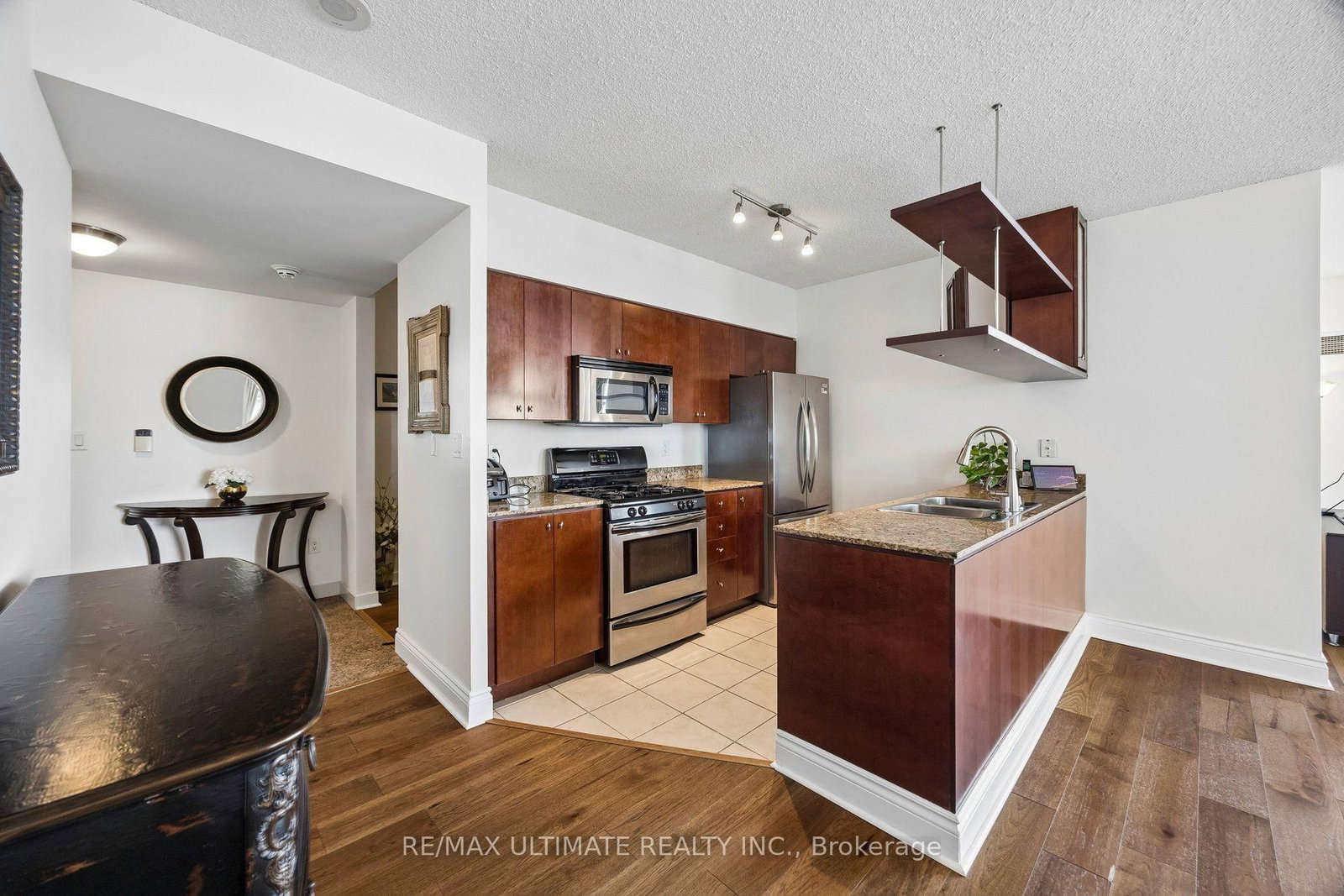 35 Mariner Terrace • #1812 • Toronto, ON photo 6