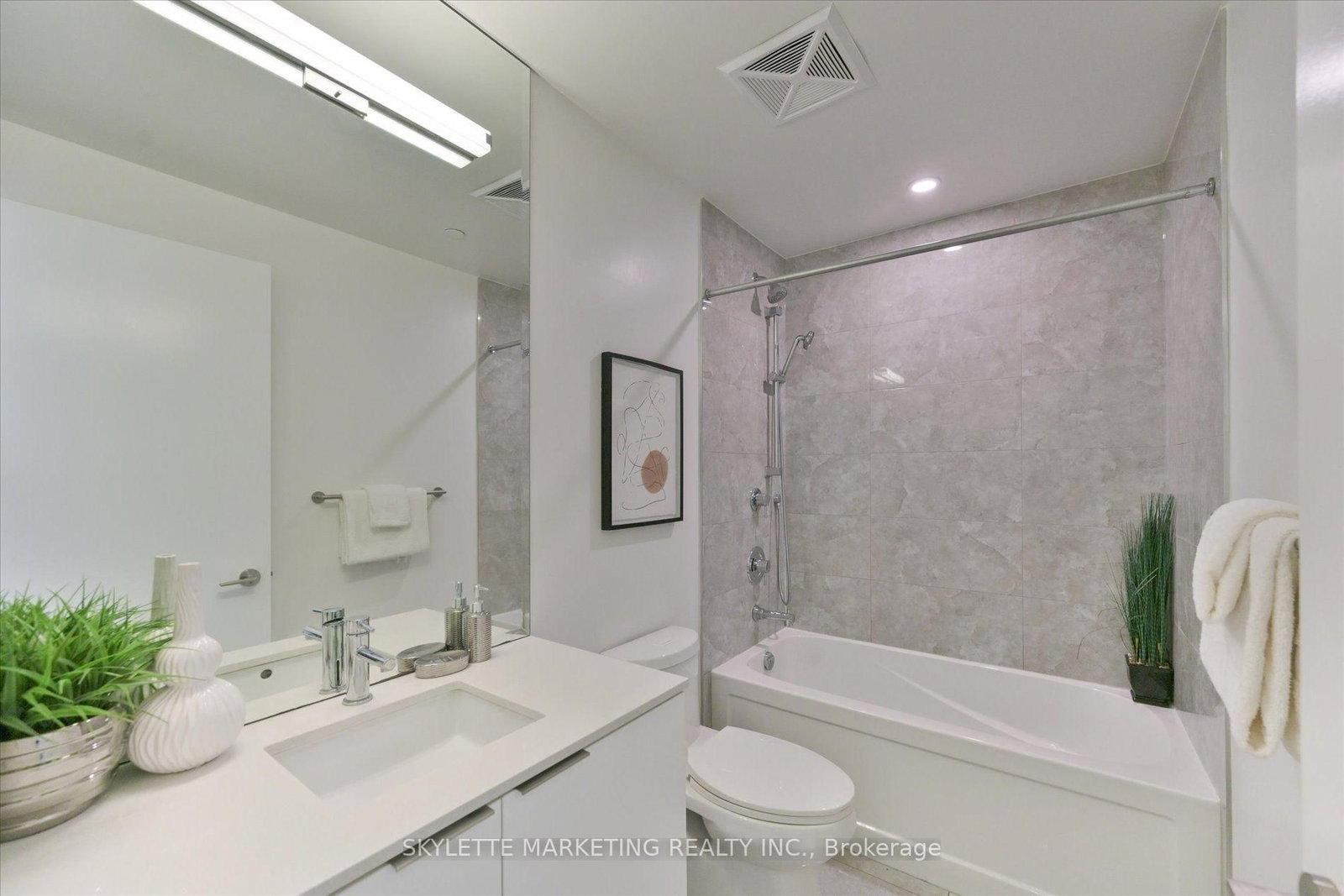 15 Queens Quay E • #617 • Toronto, ON photo 16