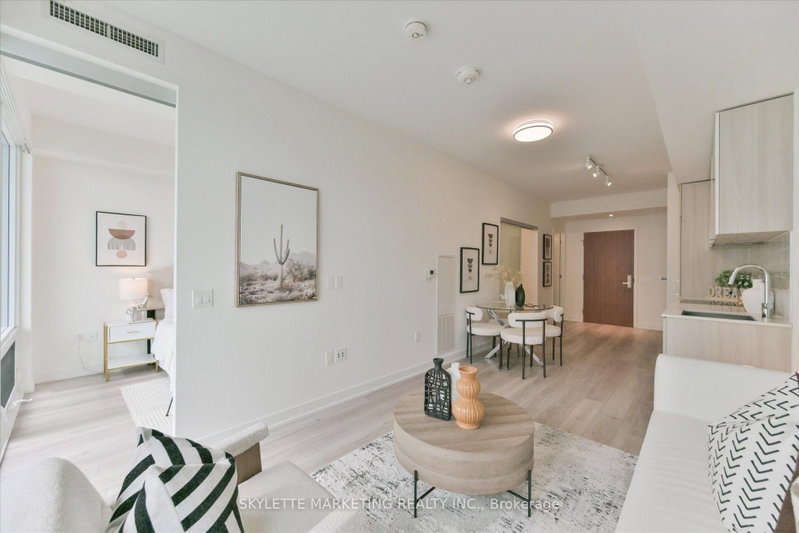 617 - 15 Queens Quay E