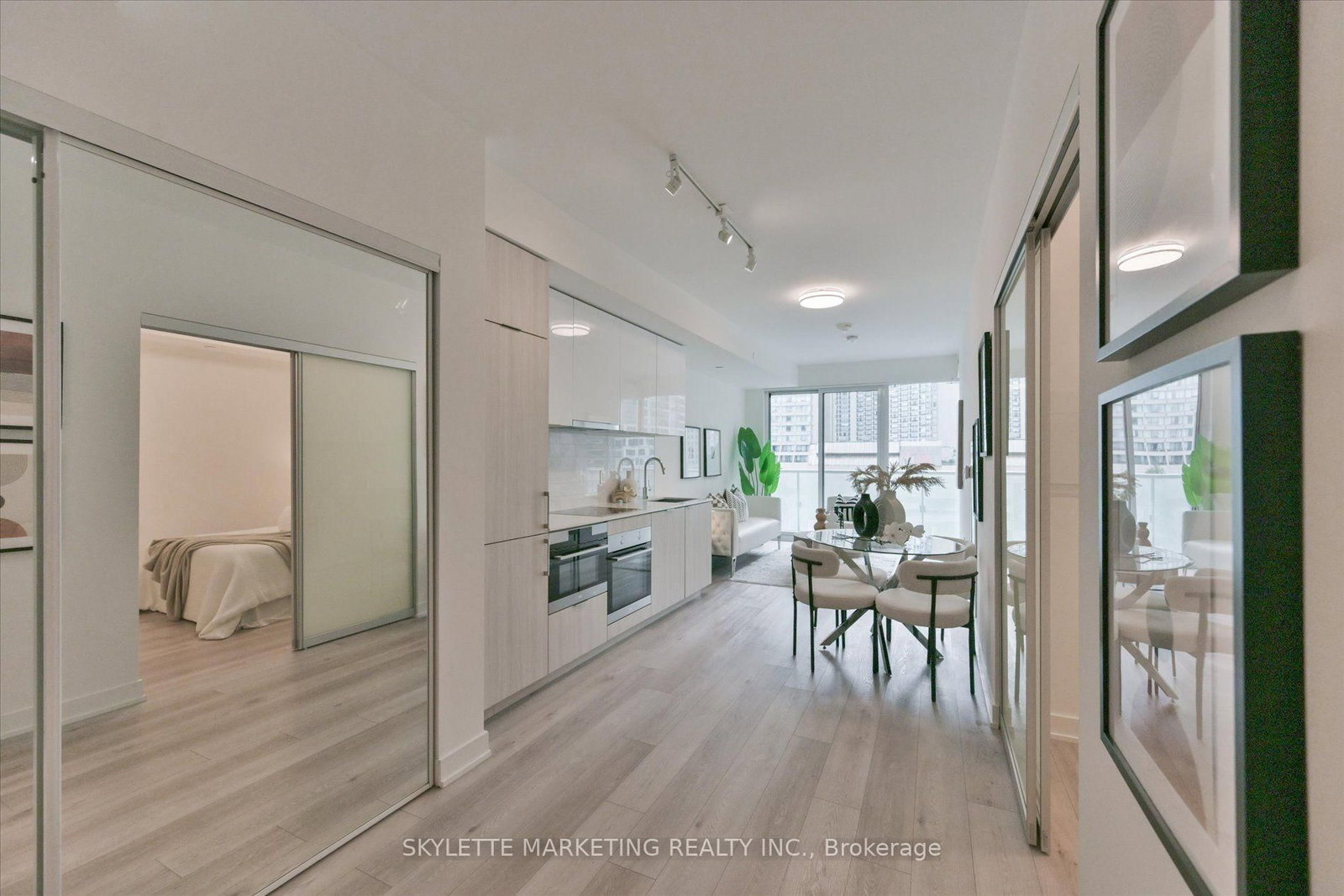 15 Queens Quay E • #617 • Toronto, ON photo 5