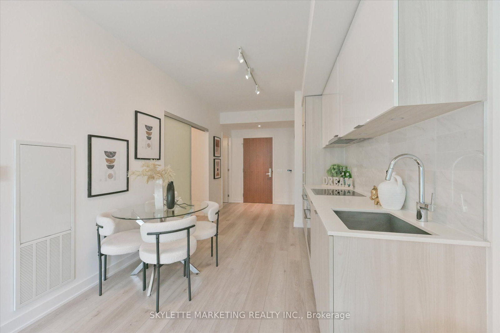15 Queens Quay E • #617 • Toronto, ON photo 6