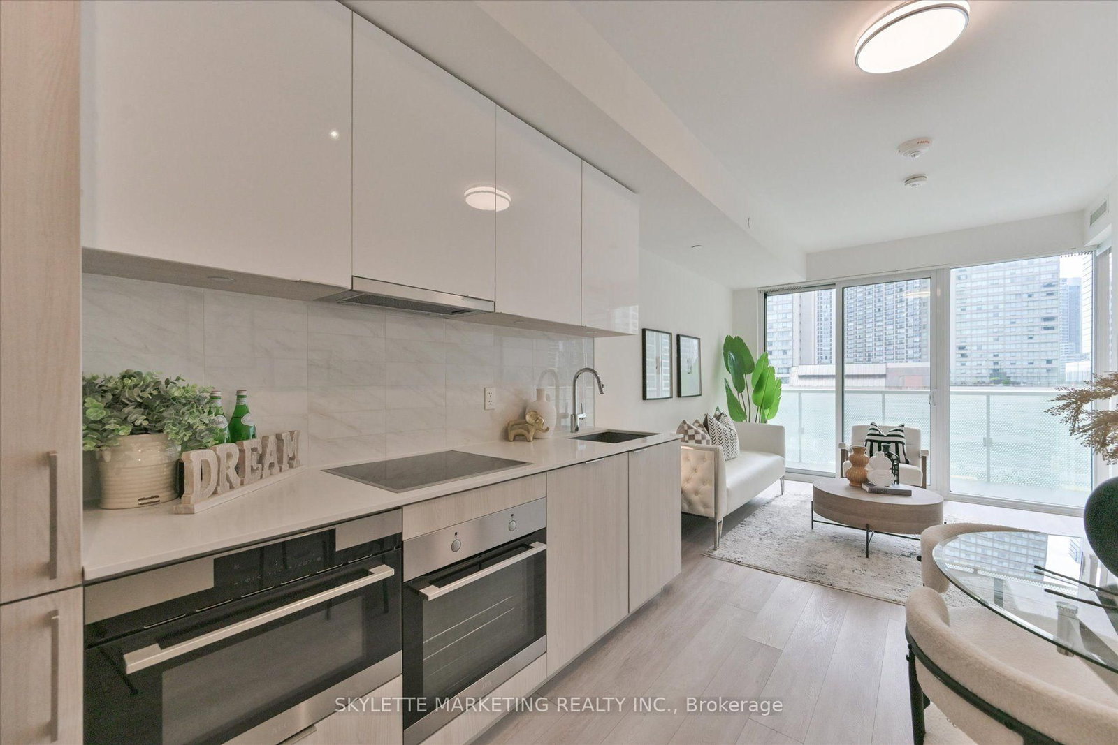 15 Queens Quay E • #617 • Toronto, ON photo 9