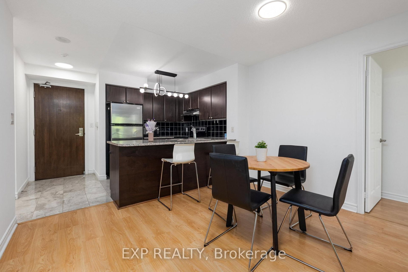 35 Hollywood Avenue • #311 • Toronto, ON photo 11