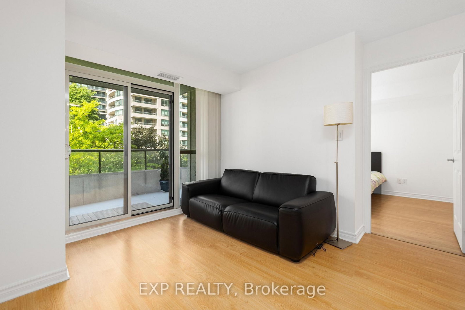 35 Hollywood Avenue • #311 • Toronto, ON photo 14