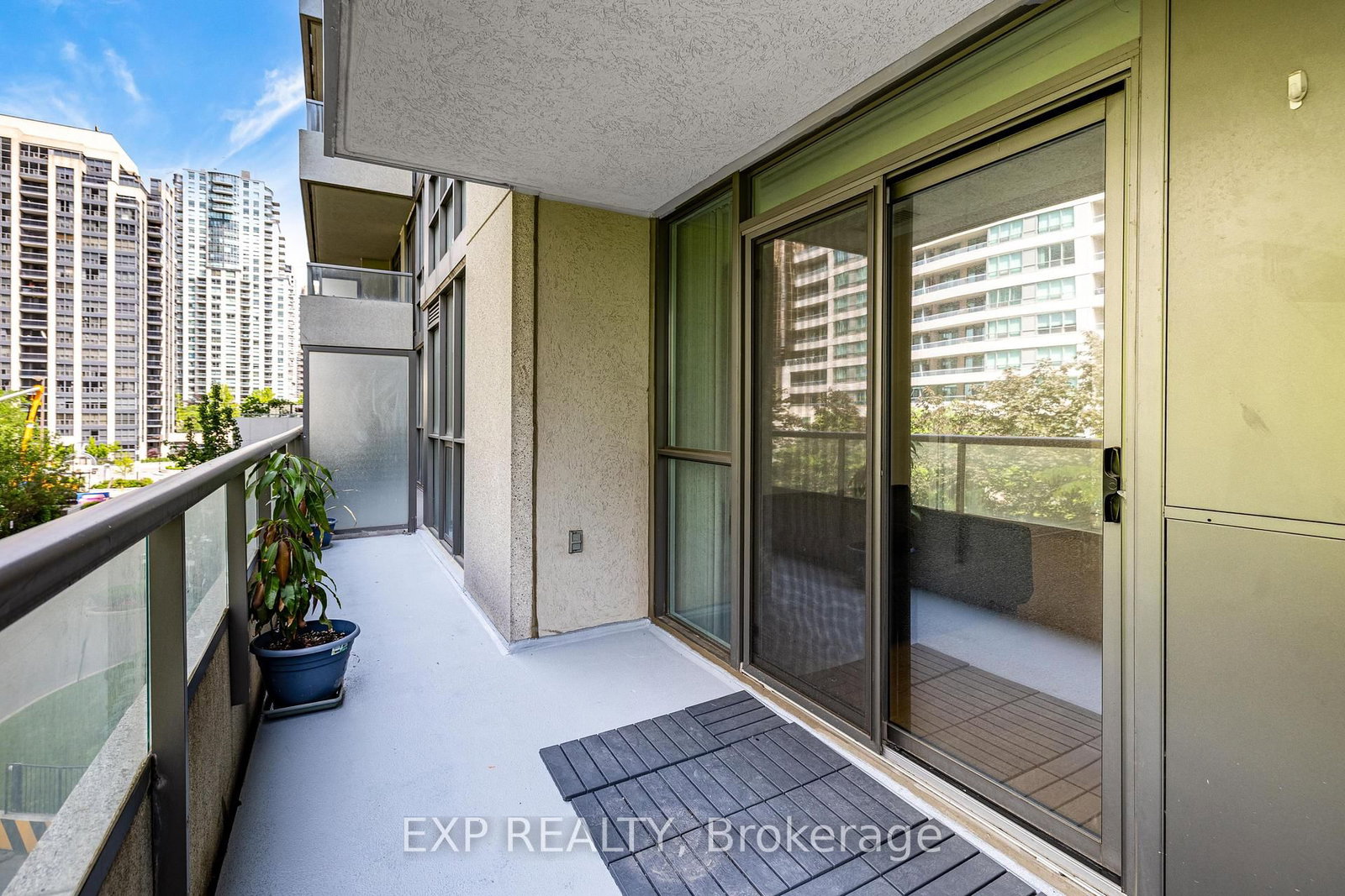 35 Hollywood Avenue • #311 • Toronto, ON photo 25