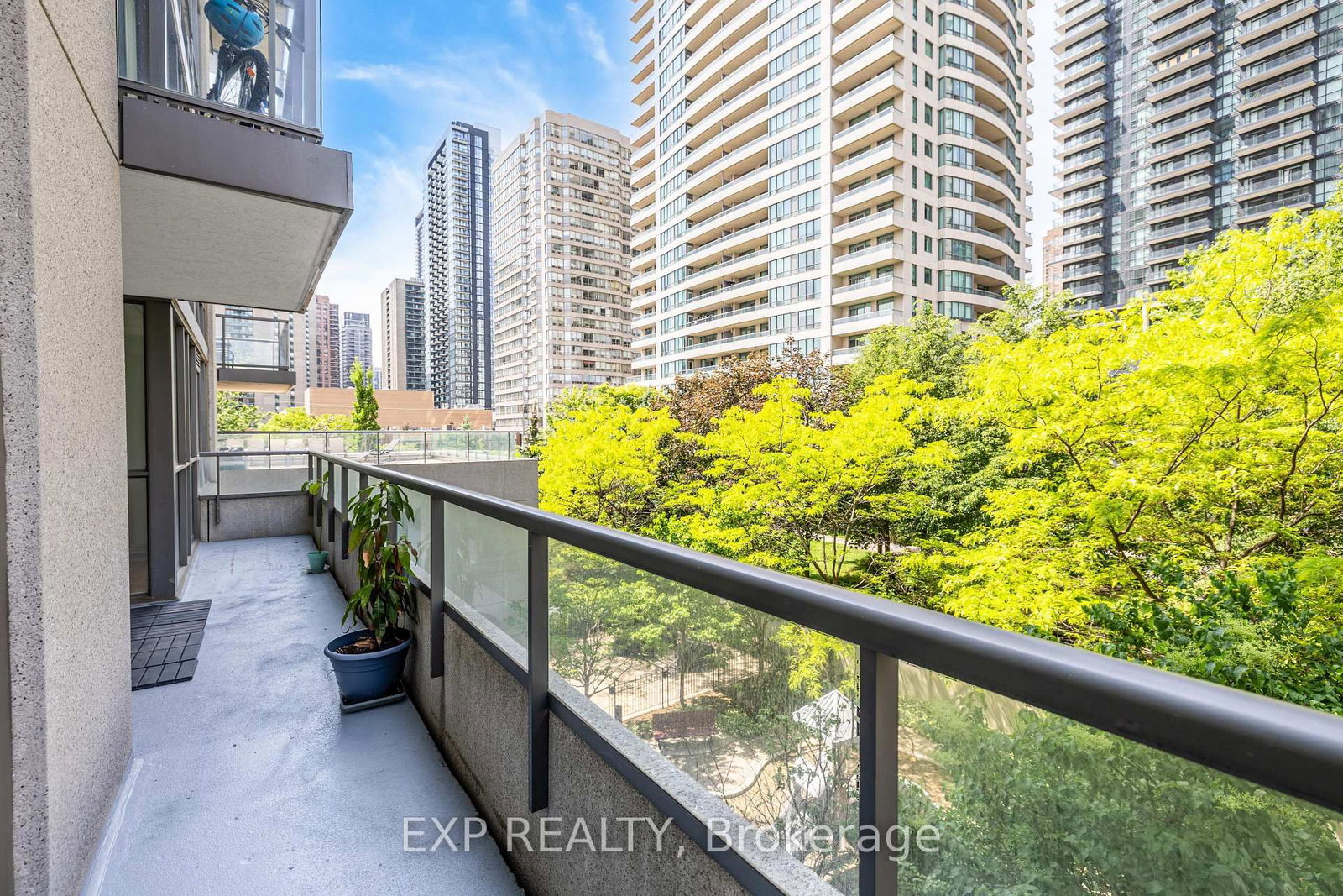 35 Hollywood Avenue • #311 • Toronto, ON photo 26
