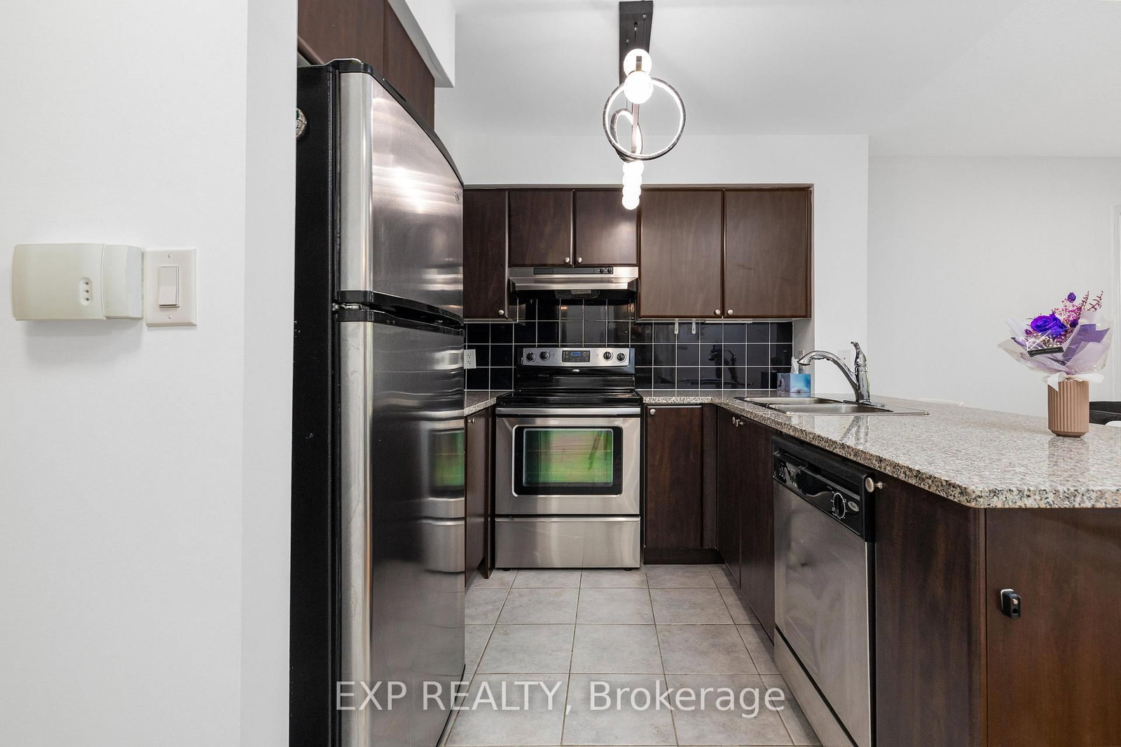 35 Hollywood Avenue • #311 • Toronto, ON photo 8