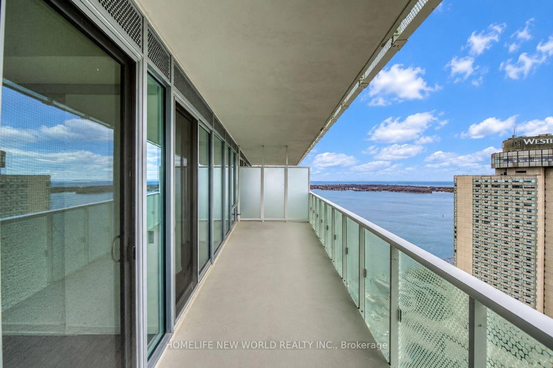 3204 - 15 Queens Quay E