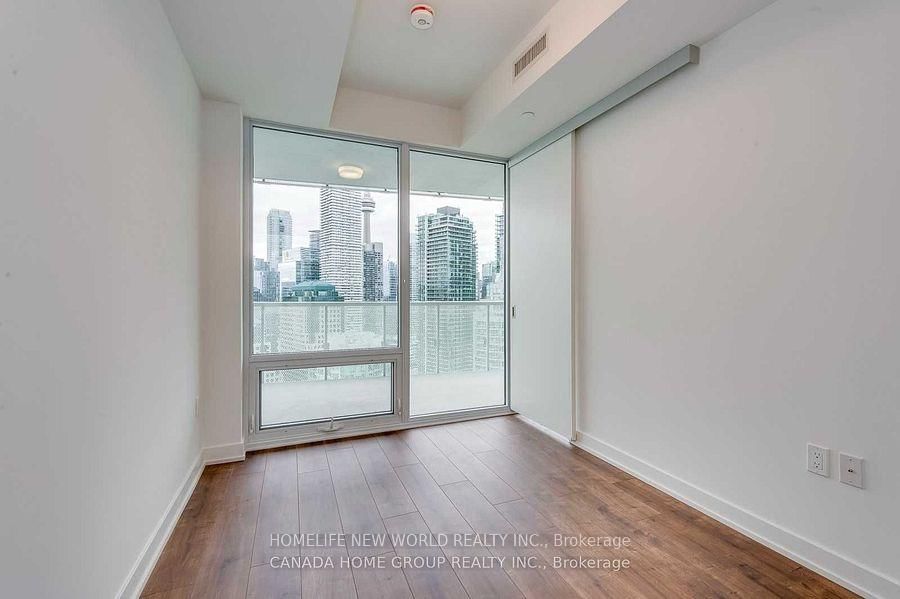 3204 - 15 Queens Quay E 5
