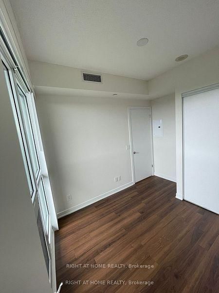 60 Berwick Ave photo 4
