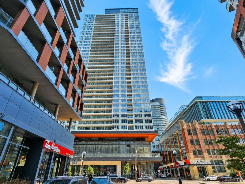 2001 - 19 Bathurst Street