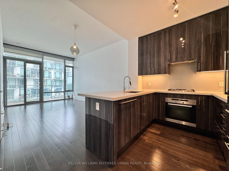 716 - 39 Queens Quay E