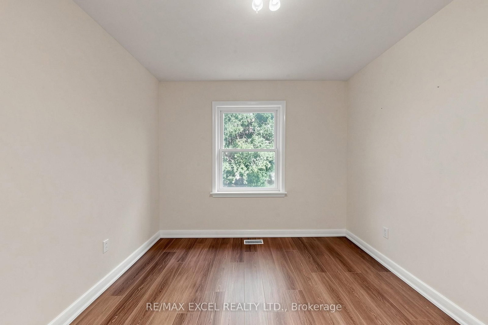 23 Linelle Street • Toronto, ON photo 15