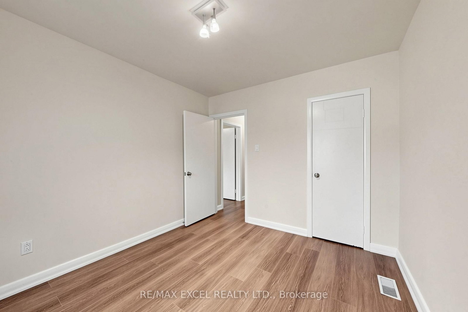 23 Linelle Street • Toronto, ON photo 16
