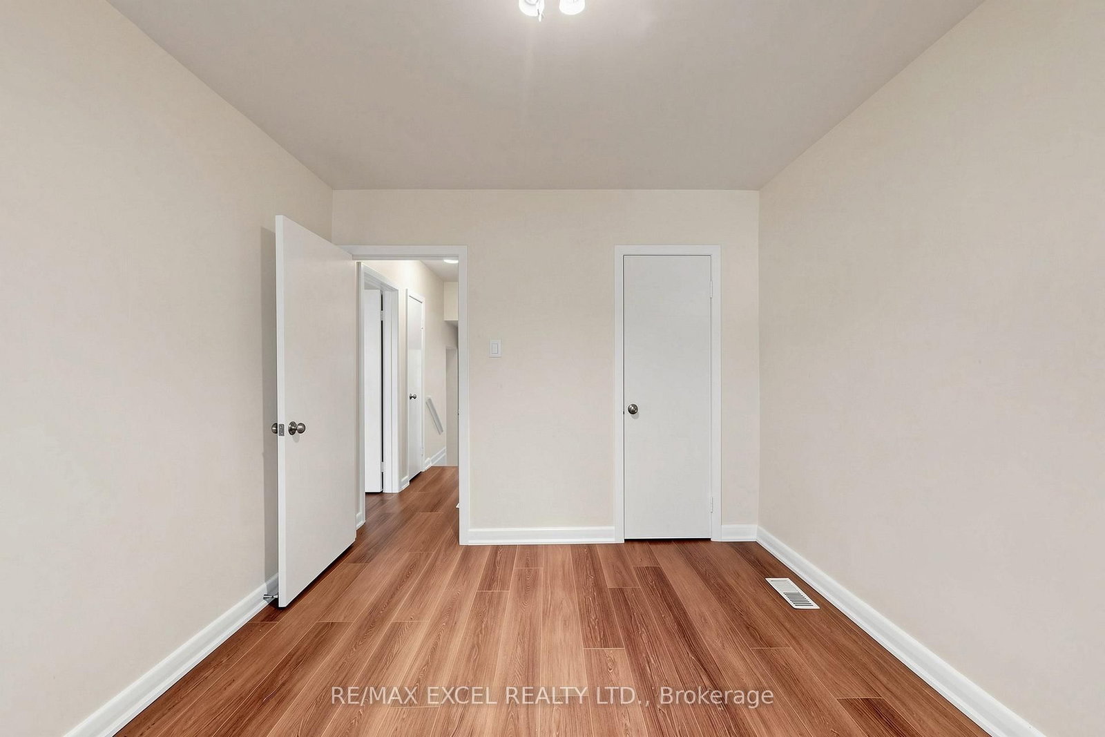 23 Linelle Street • Toronto, ON photo 17