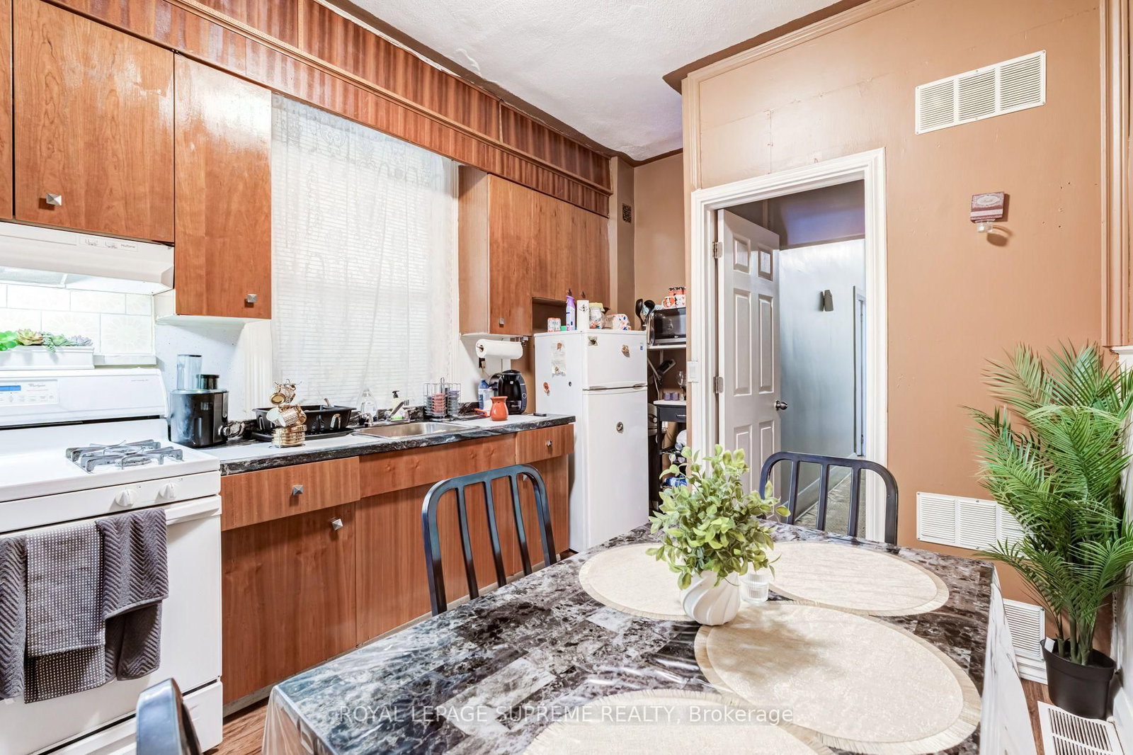238 Brock Avenue • Toronto, ON photo 18