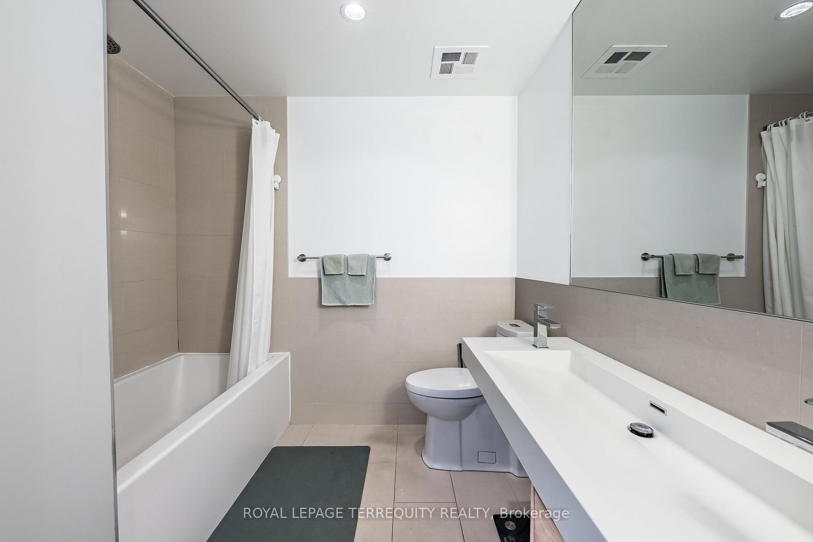 70 Distillery Lane • #2107 • Toronto, ON photo 14