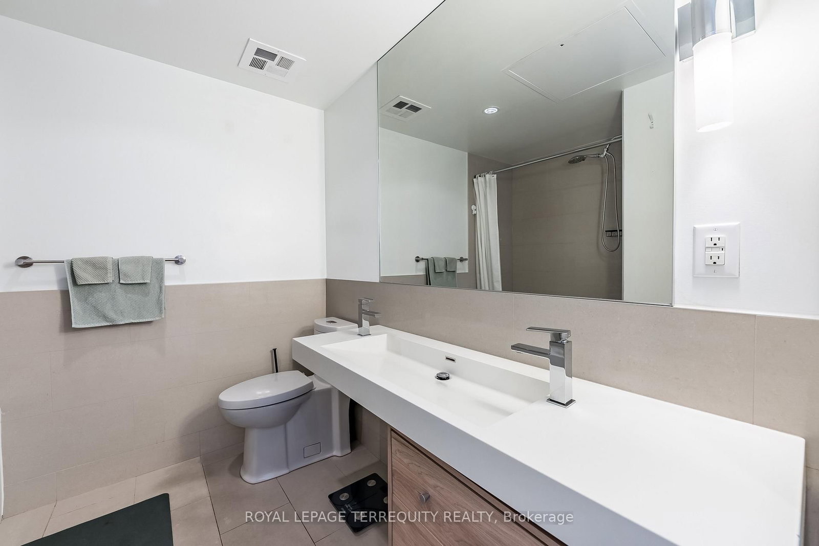70 Distillery Lane • #2107 • Toronto, ON photo 15