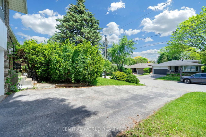 38 Denrock Drive