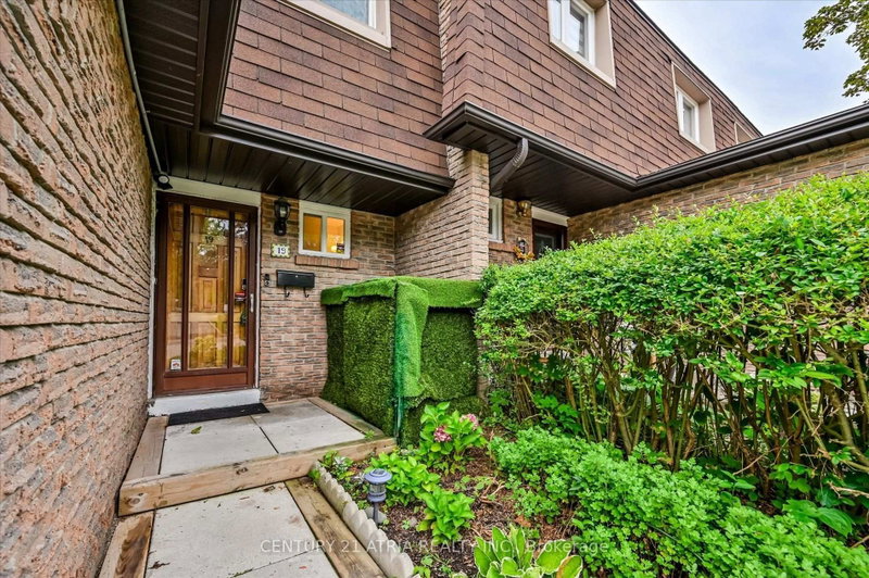 19 Aspenwood Drive