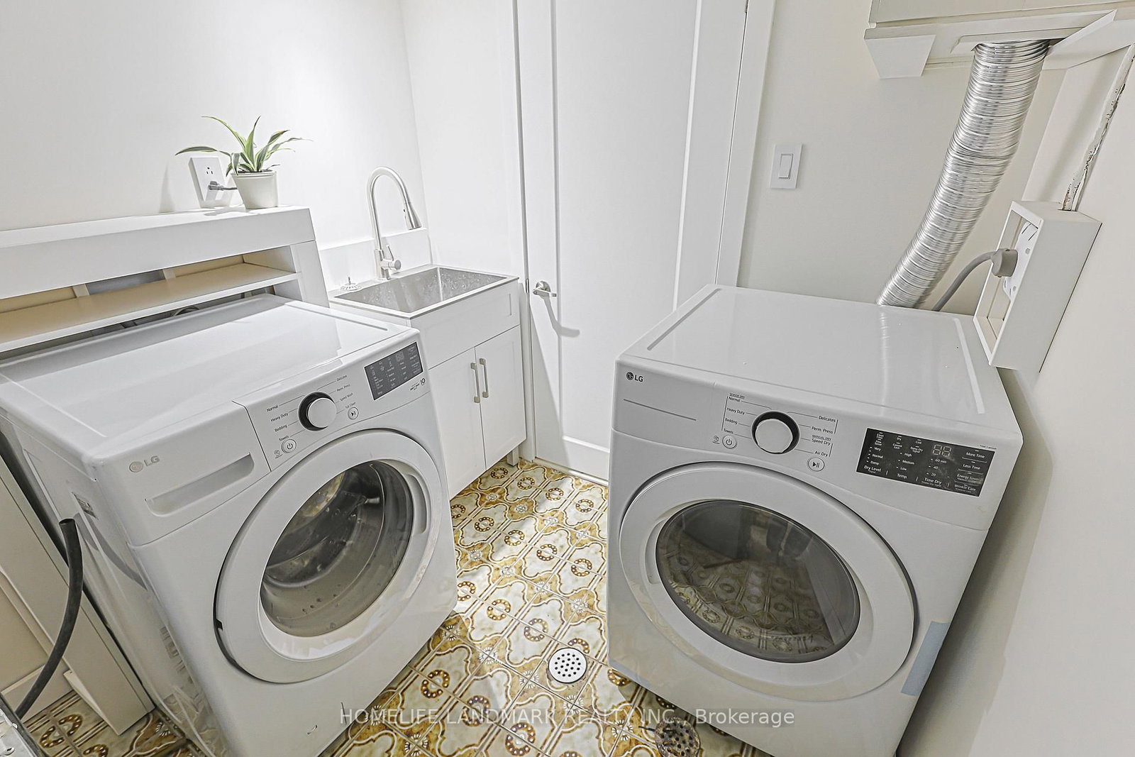 74 Navaho Drive • Toronto, ON photo 32