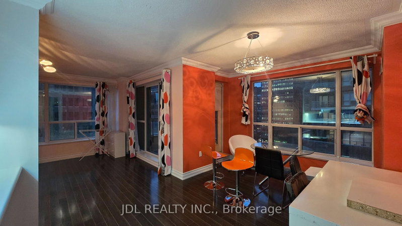 1206 - 889 Bay Street