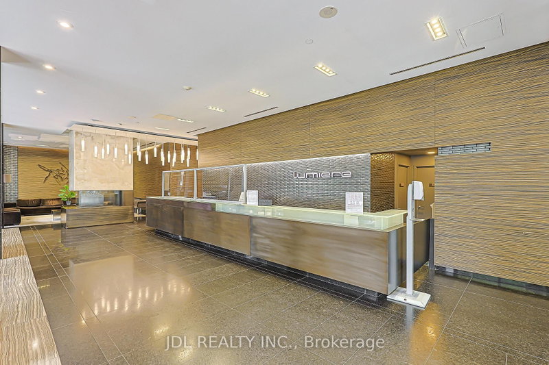 1105 - 770 Bay Street