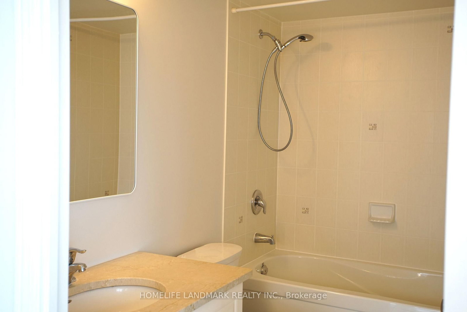 35 Hollywood Avenue • Toronto, ON photo 11
