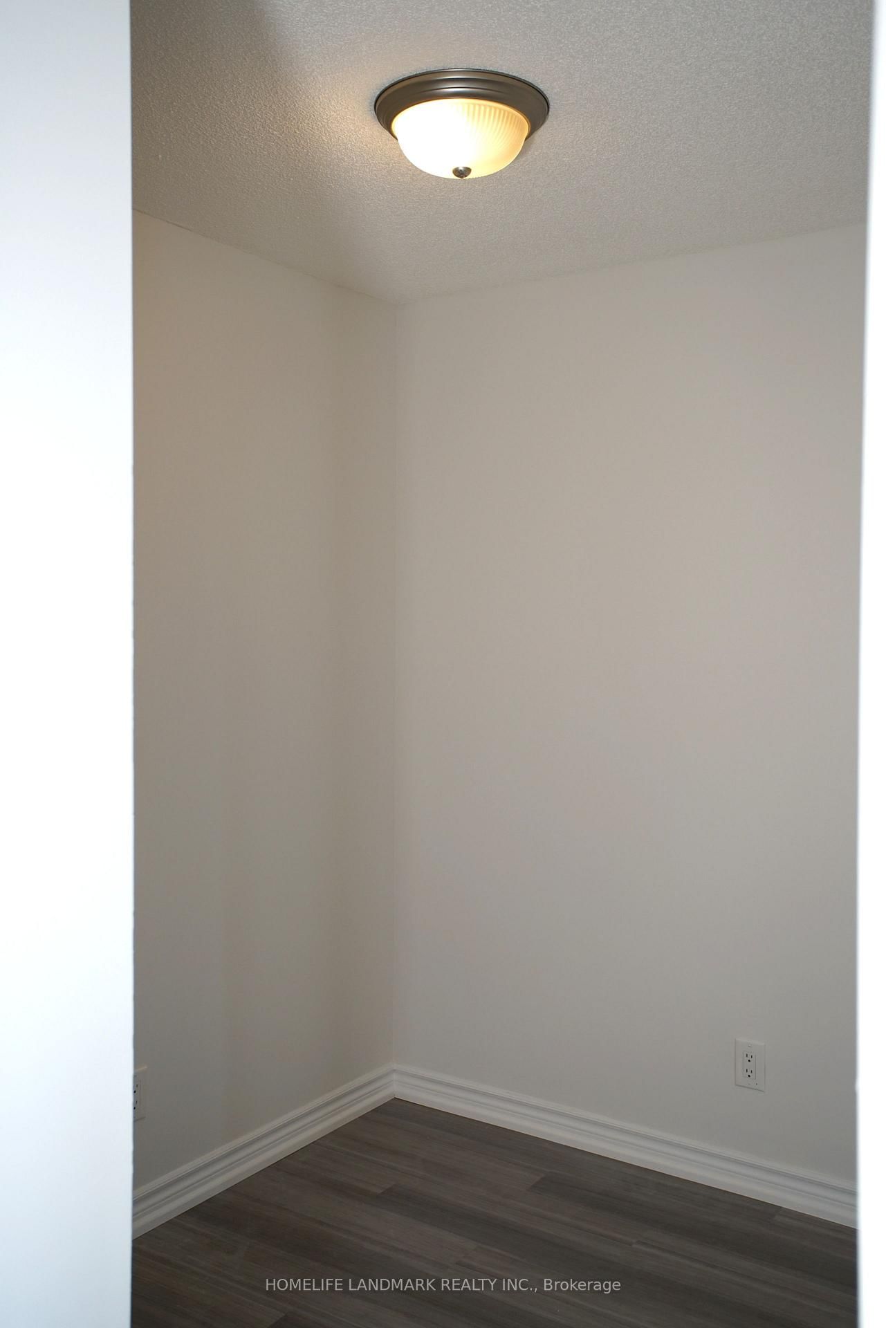 35 Hollywood Avenue • Toronto, ON photo 15