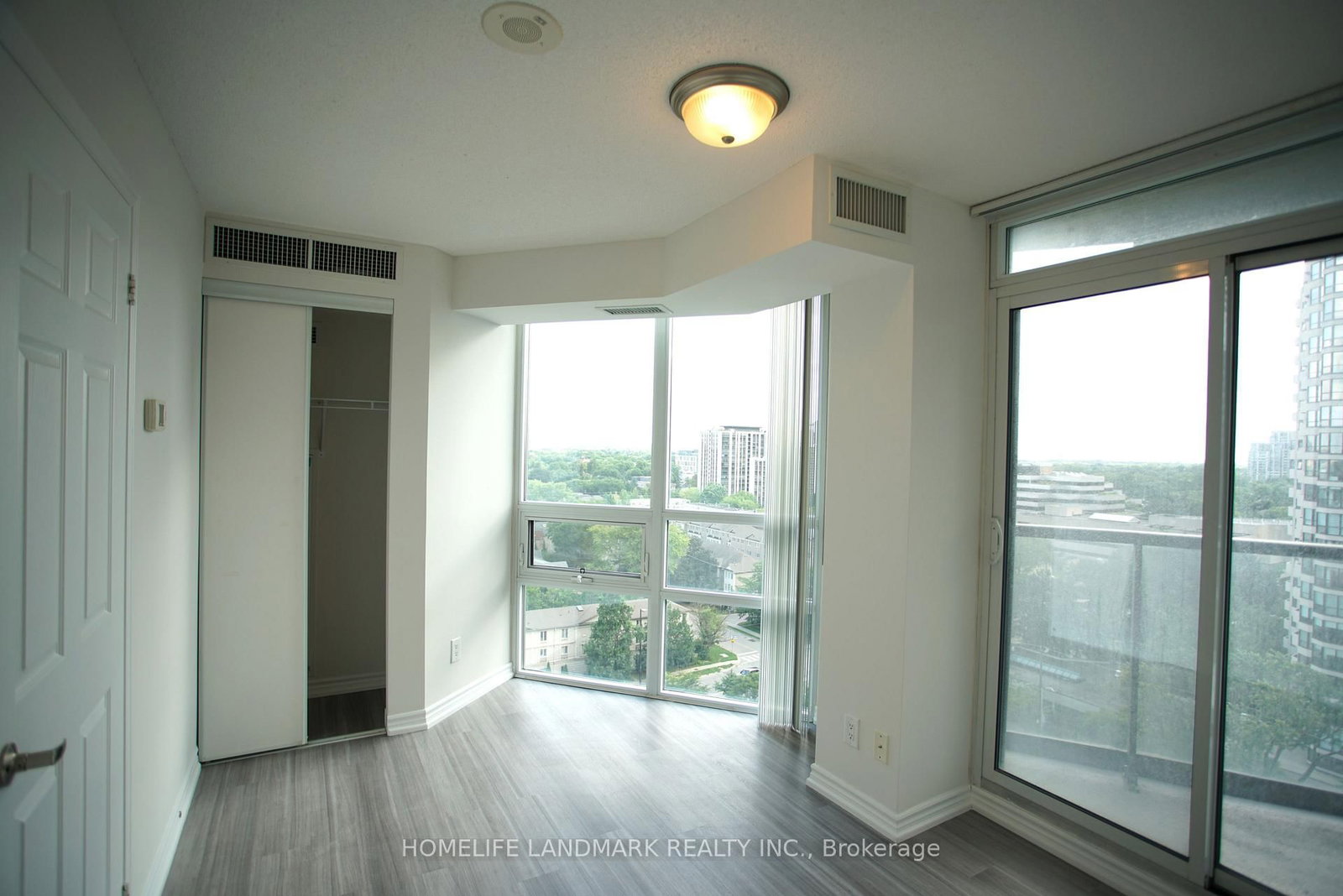 35 Hollywood Avenue • Toronto, ON photo 16