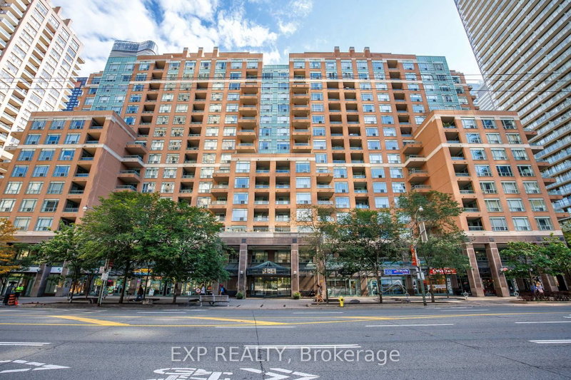 409 - 889 Bay Street