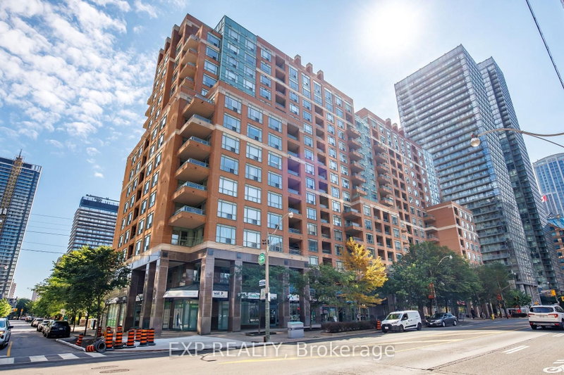 409 - 889 Bay Street