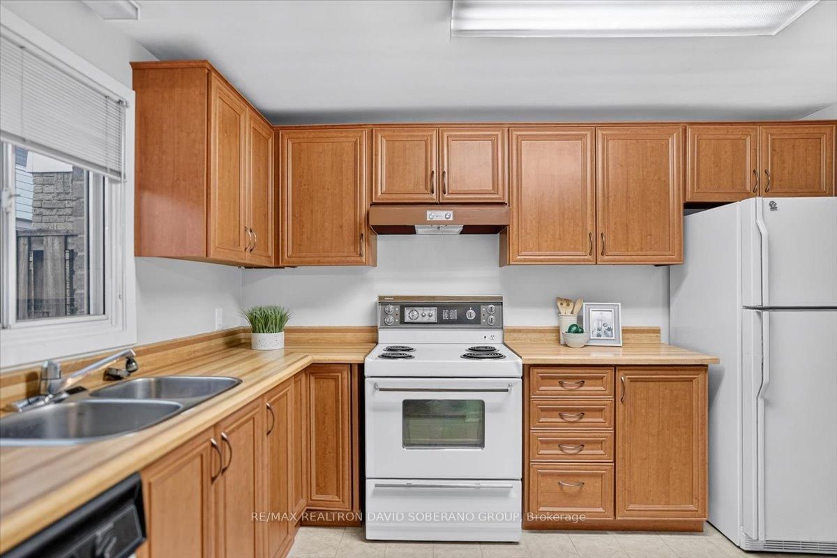 52 Antibes Drive • Toronto, ON photo 19