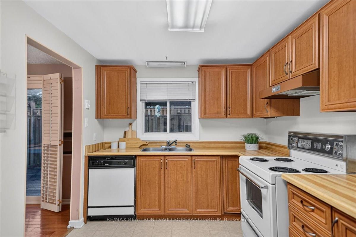 52 Antibes Drive • Toronto, ON photo 23