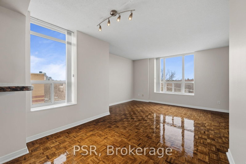 302 - 515 Rosewell Avenue