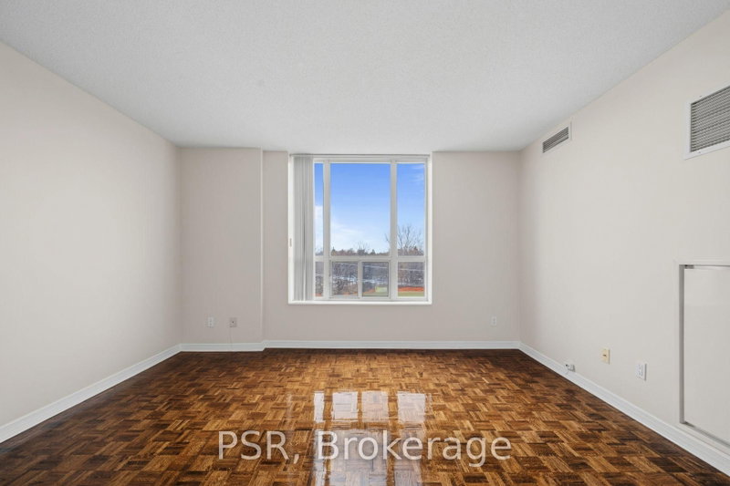302 - 515 Rosewell Avenue