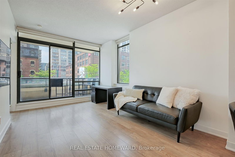 201 - 438 King Street W