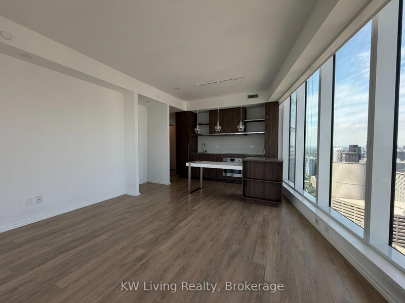 3902 - 197 Yonge St Street