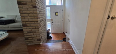 Detached House for lease at Main-49 Halkin Crescent, Toronto, Ontario, M4A 1M8 - Victoria Village - MLS: C13746252