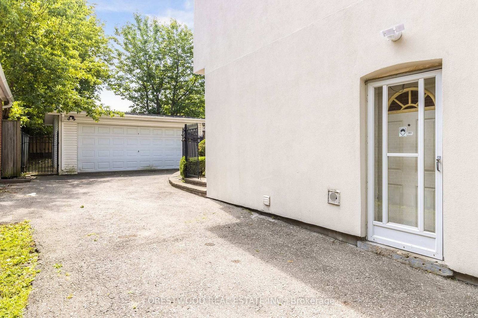 37 Almore Avenue • Toronto, ON photo 35