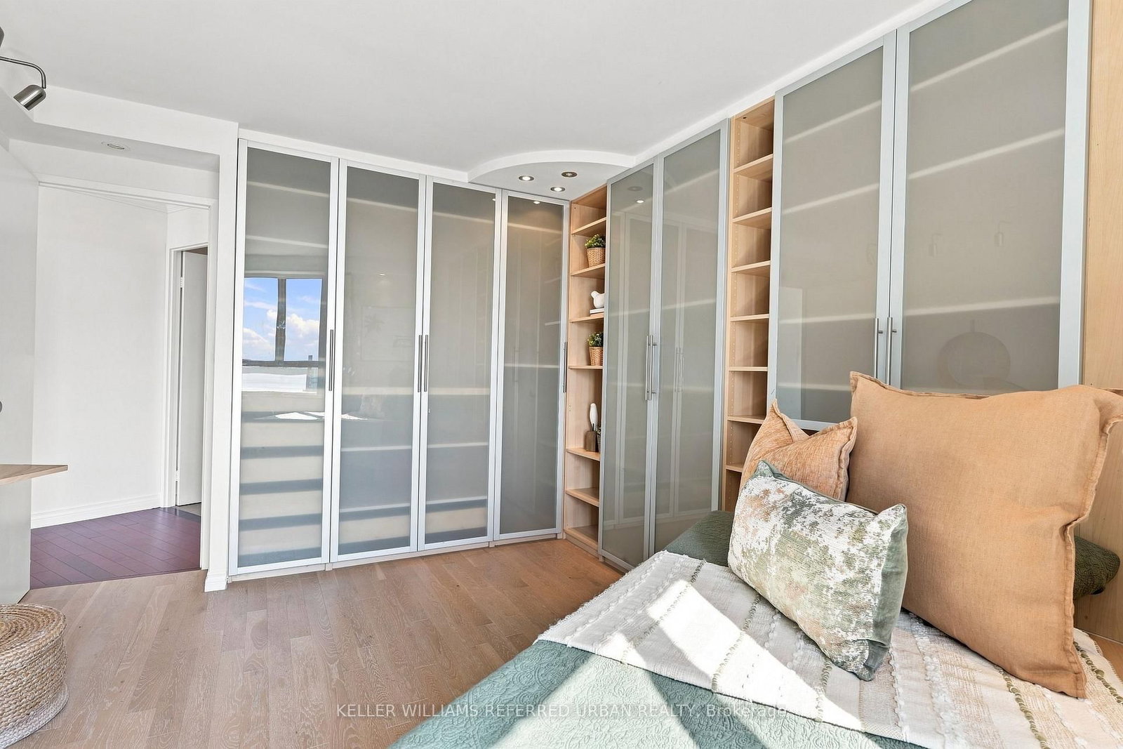 270 Queens Quay W • #1201/02 • Toronto, ON photo 25