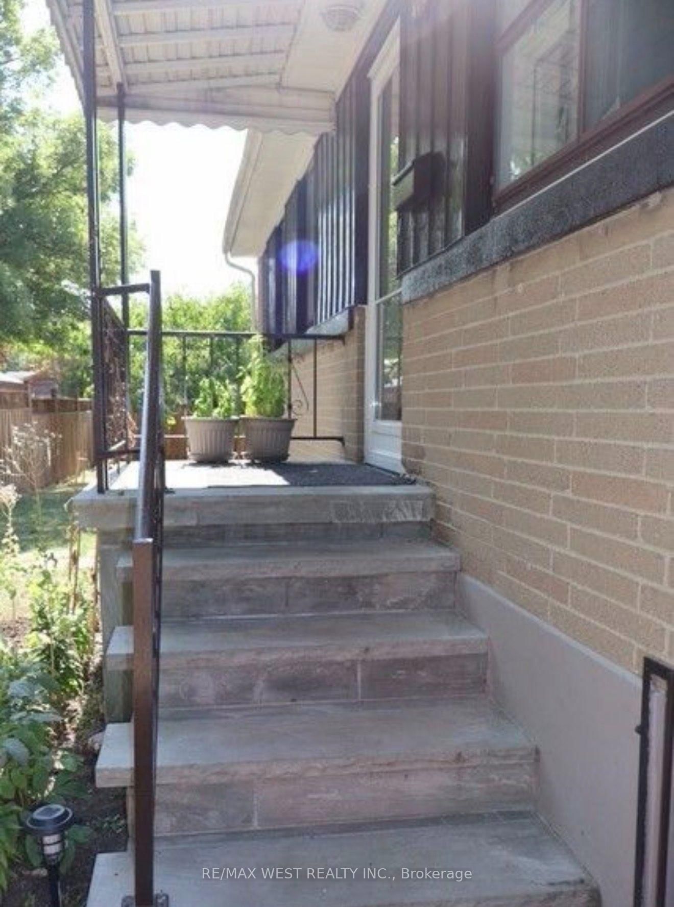 408 Drewry Avenue, Toronto 2