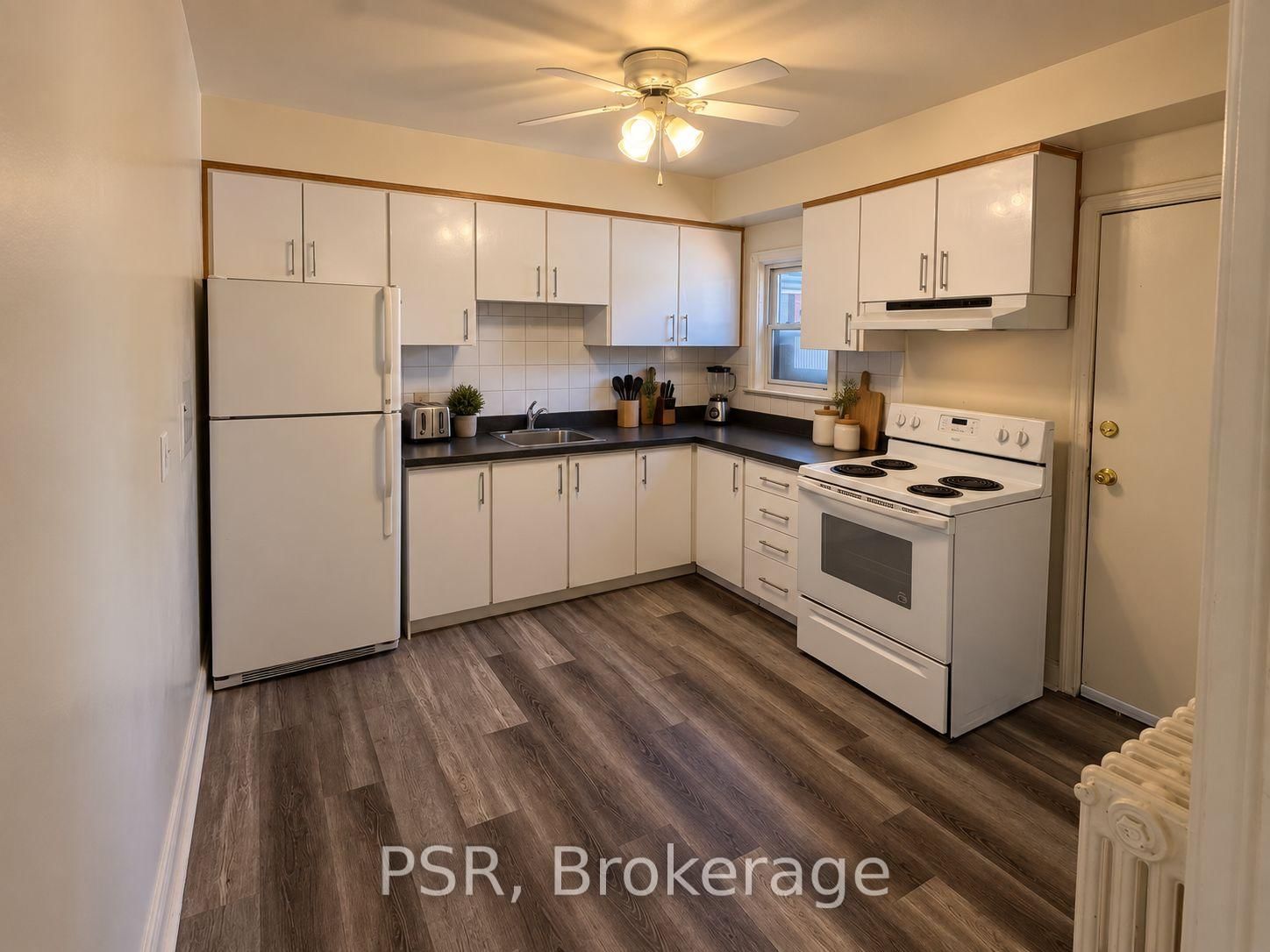 2 Upper-168 Vaughan Rd, Toronto, view 9