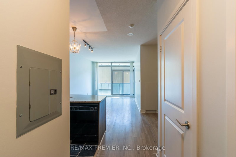205 - 21 Scollard Street